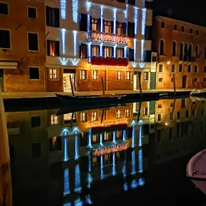 Ca' Bonfadini Historic Experience Hotel Venise