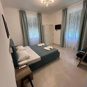 Ania La Spezia
